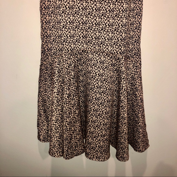 ✨UO GIANNA LEOPARD PRINT RUFFLE MIDI DRESS ✨ - Picture 5 of 6